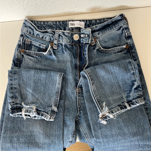 Zara Ripped Slim Jeans - Picture 6 of 9